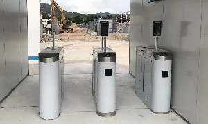 廣州旭日公司-工地人臉識別翼閘